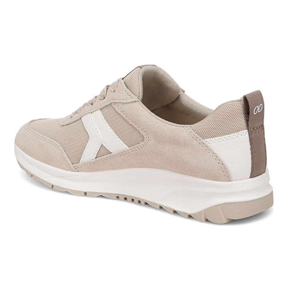 Shay Jogger Lace Up Sneaker - White/Beige