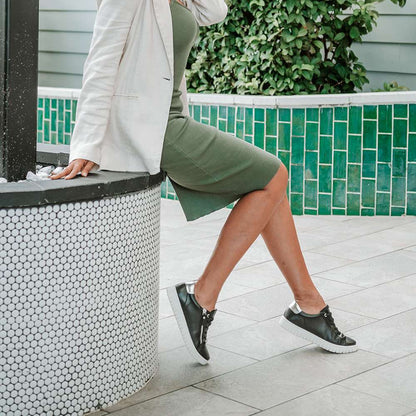 Luna Lace-Up Sneaker - Black