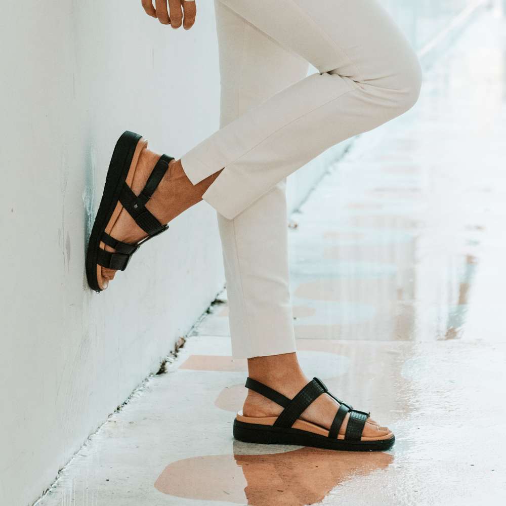 Bryn Adjustable Sandal - Blue Multi
