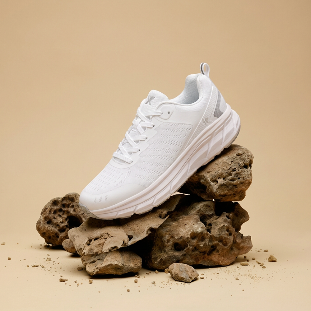 Walker Mesh III Active Sneaker - White